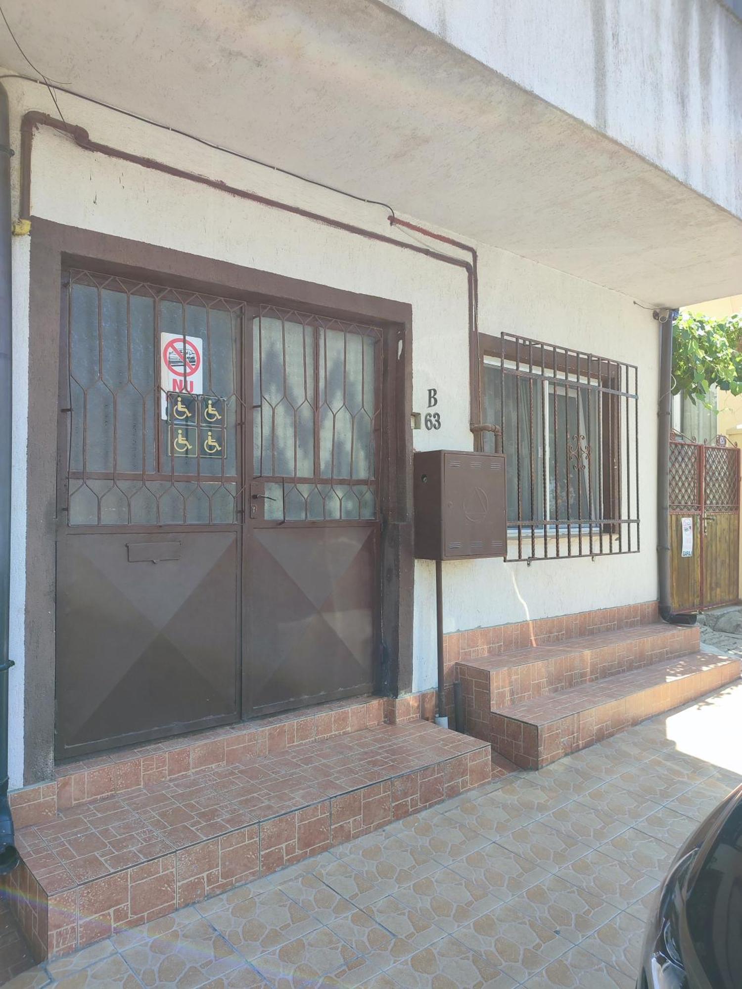 Hostel Emy Camere Cu Baie Proprie Aproape De Plaja 3 Papuci Constanta Bagian luar foto