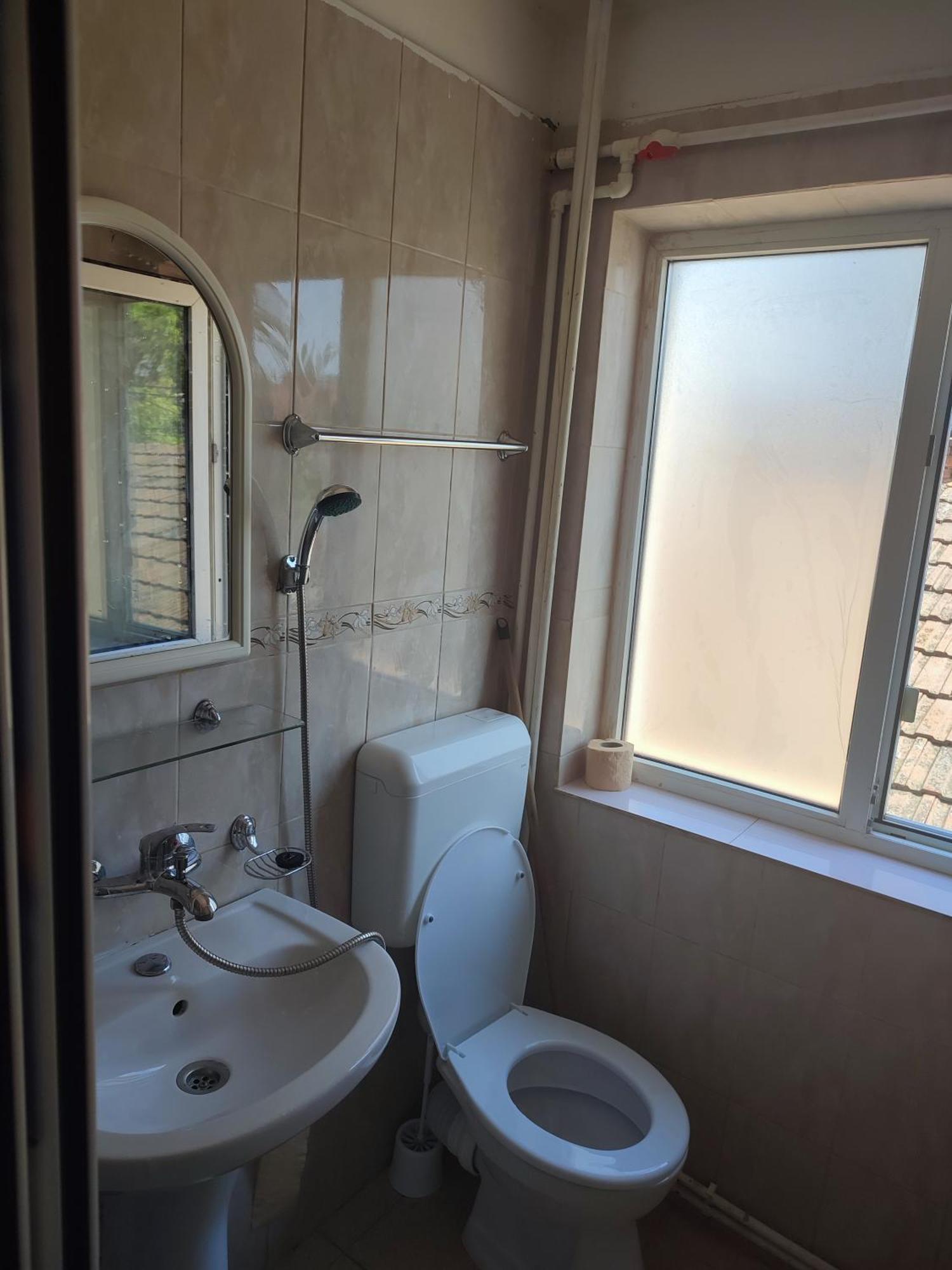 Hostel Emy Camere Cu Baie Proprie Aproape De Plaja 3 Papuci Constanta Bagian luar foto